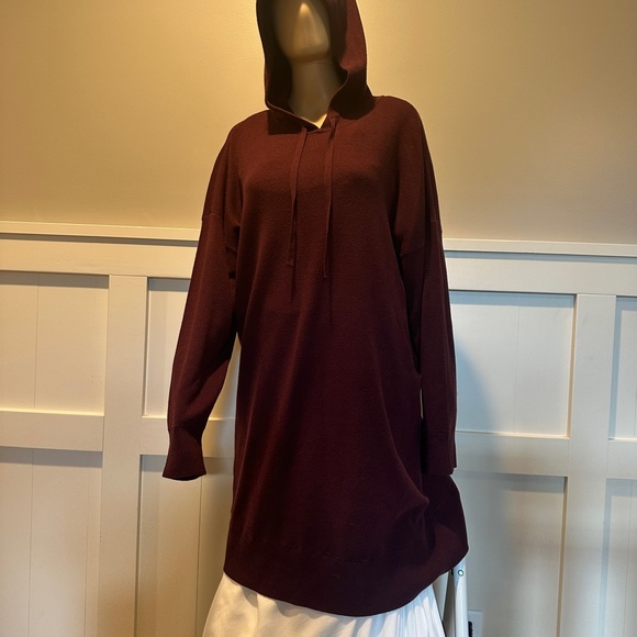 Burgandy hooded sweater dress - Picture 2 of 7